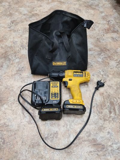 Лот: 18819958. Фото: 1. Шуруповёрт DeWalt DCD700-ks. Электроинструмент