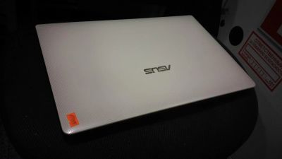 Лот: 8444001. Фото: 1. Ноутбук ASUS, ультратонкий, почти... Ноутбуки