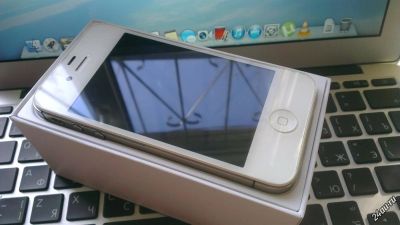 Лот: 4787409. Фото: 1. Apple Iphone 4 [..32 gb..] -... Смартфоны