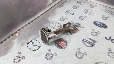 Лот: 23587943. Фото: 1. Поршень с шатуном Mazda 6 LF-VE... Двигатель и элементы двигателя
