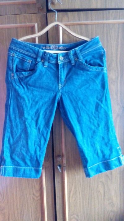 Лот: 11501250. Фото: 1. джинсовые бриджи ( размеры внутри... Брюки, джинсы, шорты