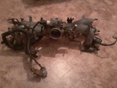 Лот: 8775140. Фото: 1. Впускной коллектор Subaru Forester. Двигатель и элементы двигателя