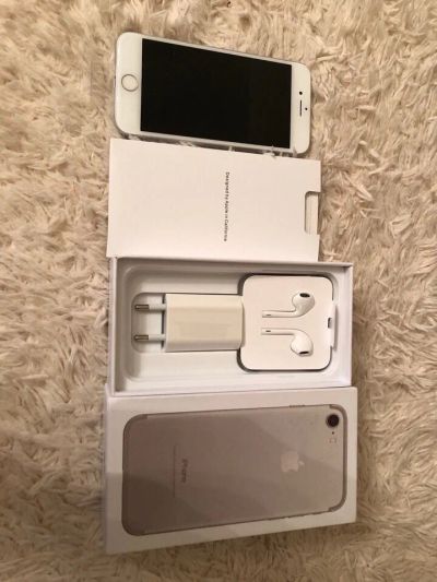 Лот: 11839502. Фото: 1. НОВЫЙ! iPhone 7 32 gb, silver. Смартфоны