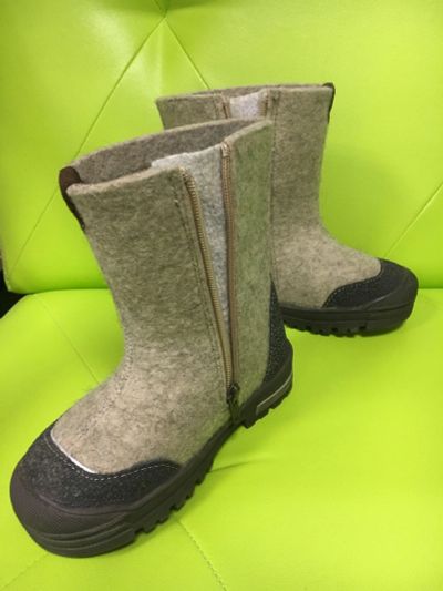 Лот: 12101576. Фото: 1. Детские валенки, новые р.28, 18... Валенки, угги, унты