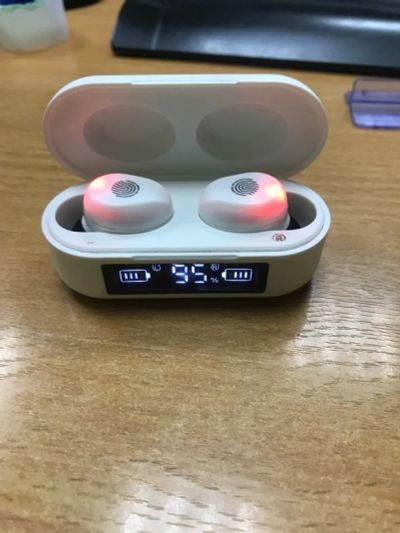 Лот: 18369206. Фото: 1. Беспроводные наушники Bluetooth... Наушники, гарнитуры