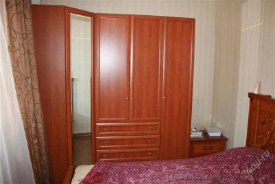 Лот: 896358. Фото: 1. Шкаф угловой, с зеркальной дверью... Шкафы, шкафы-купе