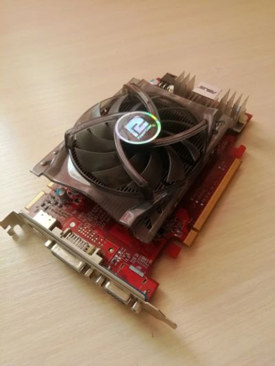 Лот: 18773540. Фото: 1. Видекарта Radeon HD5570 1Gb. Видеокарты