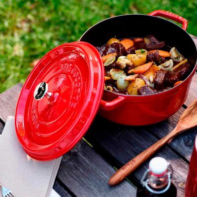 Лот: 24943305. Фото: 1. Кастрюля чугунная Staub 2,6л. Кастрюли