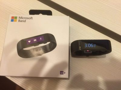 Лот: 5728628. Фото: 1. Microsoft Band в отличном состоянии. Смарт-часы, фитнес-браслеты, аксессуары