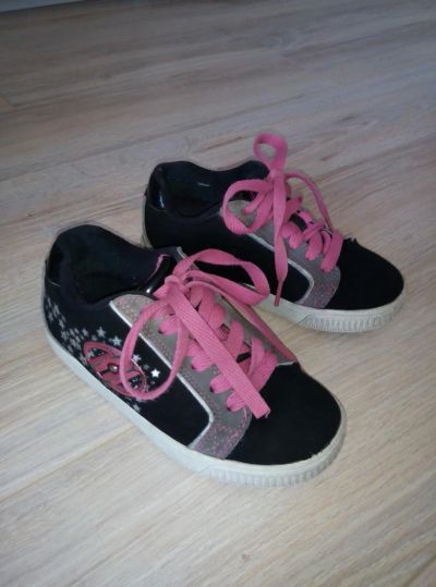 Лот: 6126721. Фото: 1. Кроссовки Heelys 32 р-р. Кеды, кроссовки