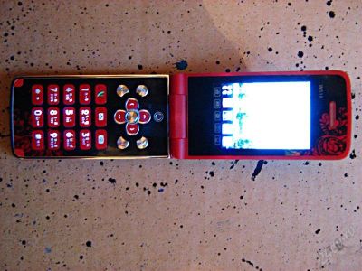 Лот: 1700815. Фото: 1. Sony Ericsson. Кнопочные мобильные телефоны