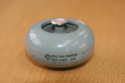 Лот: 4723493. Фото: 1. Конденсаторы К15У- 1 220 пФ. 20... Конденсаторы