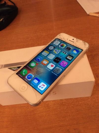Лот: 7083342. Фото: 1. iPhone 5 16Gb. Смартфоны