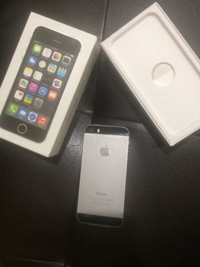 Лот: 10000989. Фото: 1. iphone 5s 16gb. Смартфоны