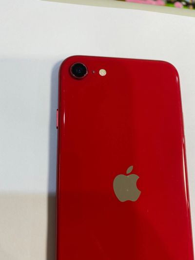 Лот: 18102080. Фото: 1. iPhone se 2020 128gb Red. Смартфоны
