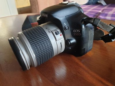 Лот: 14000681. Фото: 1. Canon 550D. Цифровые зеркальные