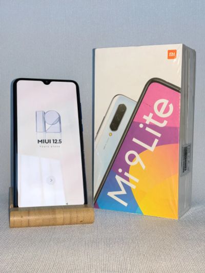Лот: 25649631. Фото: 1. Смартфон Xiaomi mi 9 lite 6/64. Смартфоны