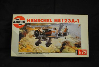 Лот: 3681317. Фото: 1. henschel hs 123a-1 1:72. Авиамоделизм