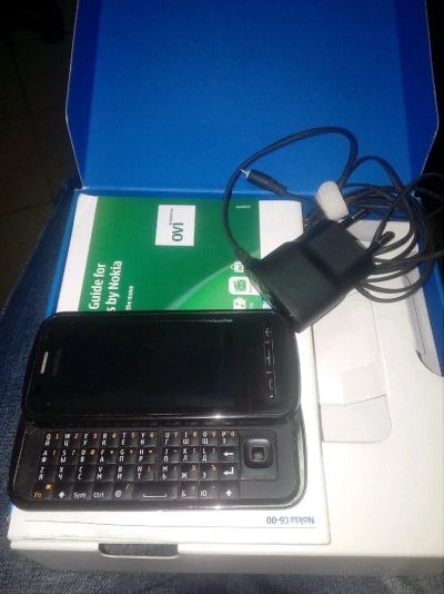 Лот: 13949590. Фото: 1. Смартфон Nokia C6 полный комплект... Смартфоны