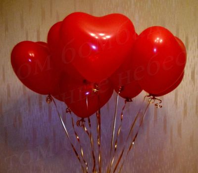 Лот: 9018962. Фото: 1. Гелиевые шарики в форме сердца... Воздушные шары