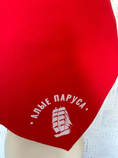 Лот: 23911294. Фото: 1. СПб "Алые паруса" косынка/платок. Шарфы, платки