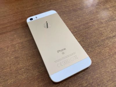 Лот: 15940214. Фото: 1. iPhone Se 32Gb. Смартфоны