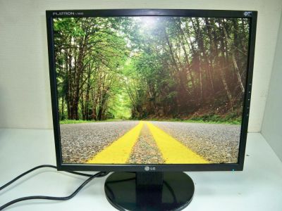 Лот: 11245224. Фото: 1. ЖК-монитор LG L1953S 19" DVI VGA... ЖК-мониторы