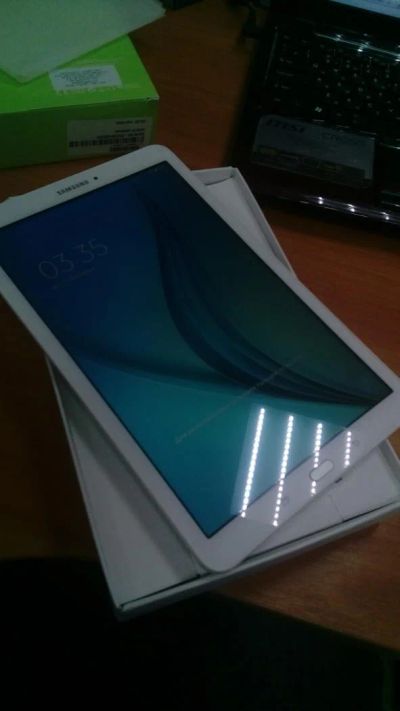Лот: 10242373. Фото: 1. Samsung Galaxy Tab E 9.6. Планшеты