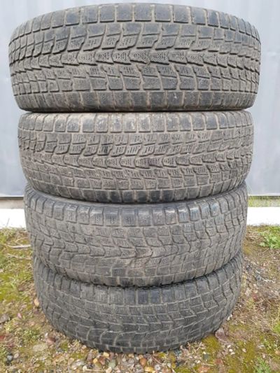Лот: 20307643. Фото: 1. Зимняя летняя Dunlop 205/70 R16. Шины