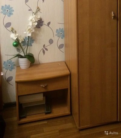 Лот: 9954383. Фото: 1. Тумбочка прикроватная. Другое (мебель для спальни)
