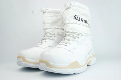 Лот: 16957591. Фото: 1. Сапоги Balenciaga Fur Triple White... Сапоги