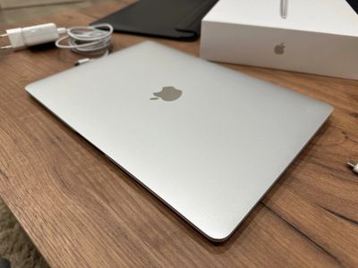 Лот: 20969523. Фото: 1. MacBook Air 13, m1, 256gb, silver... Ноутбуки