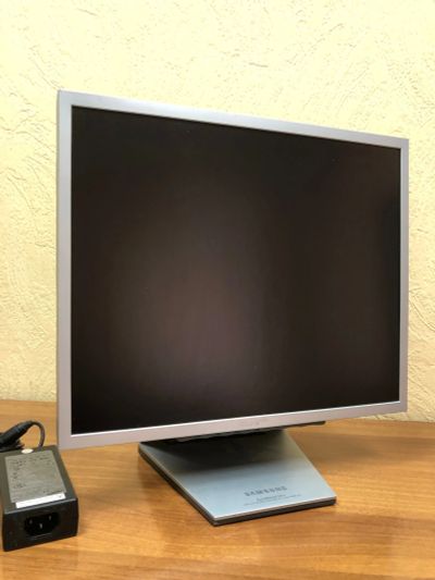 Лот: 13303707. Фото: 1. Монитор Samsung 172X. ЖК-мониторы