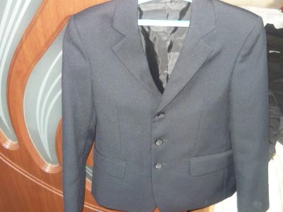 Лот: 3679643. Фото: 1. пиджак школьный + жилет в подарок. Костюмы, пиджаки, комбинезоны
