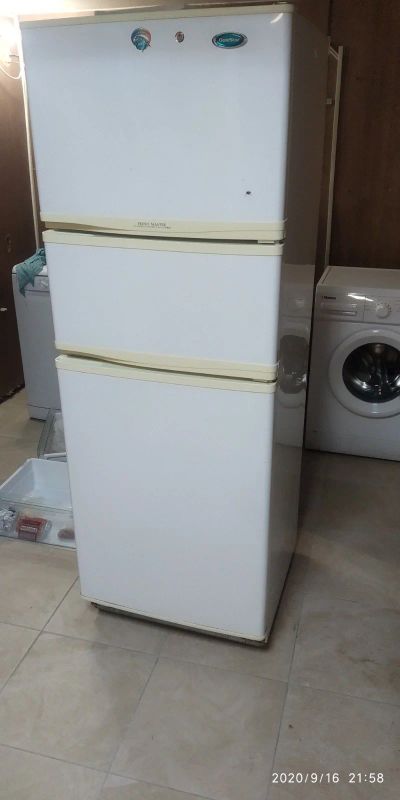 Лот: 16525075. Фото: 1. Холодильник gold star. Холодильники, морозильные камеры