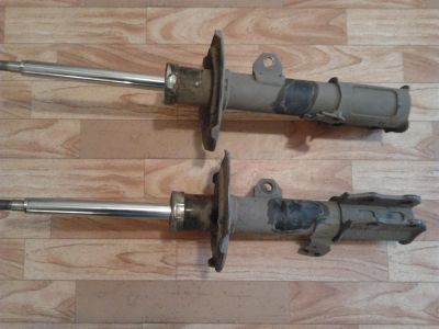 Лот: 3030059. Фото: 1. стойки toyota corolla. Ходовая, подвеска, рулевое управление