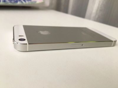 Лот: 12608097. Фото: 1. iPhone 5s. Смартфоны
