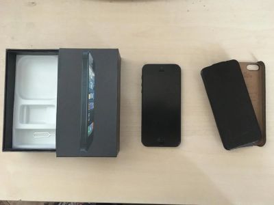Лот: 10238721. Фото: 1. Продам iPhone 5 Black 16Gb. Смартфоны