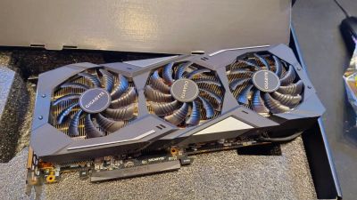 Лот: 21375706. Фото: 1. Видеокарта Gigabyte AMD Radeon... Видеокарты