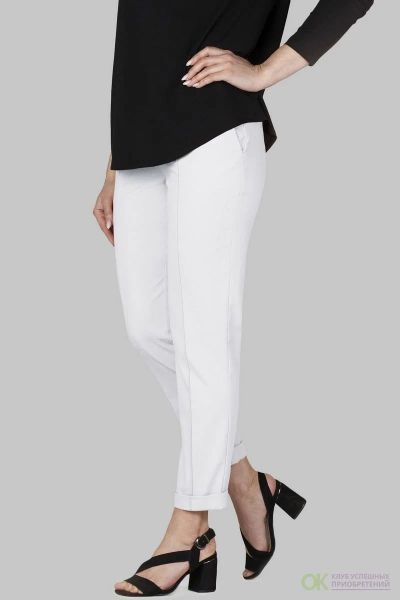 Лот: 17309842. Фото: 1. Белые женские джинсовые брюки... Брюки, джинсы, шорты