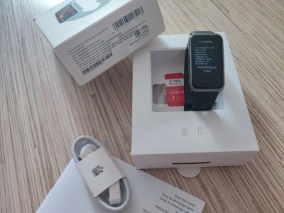 Лот: 25524177. Фото: 1. Huawei Band 9 [Black, РСТ, хорошее... Смарт-часы, фитнес-браслеты, аксессуары