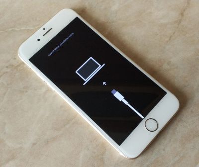 Лот: 15947785. Фото: 1. Iphone 6S 64gb включается, но... Смартфоны