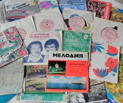 Лот: 12083812. Фото: 1. Виниловые пластинки. Маленькие... Аудиозаписи