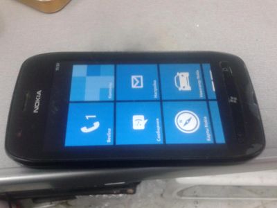 Лот: 4882176. Фото: 1. lumia 710 black. Смартфоны