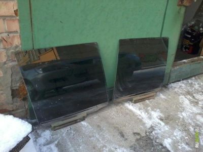 Лот: 1383229. Фото: 1. Стекло заднее Mazda Demio DW3W. Кузов