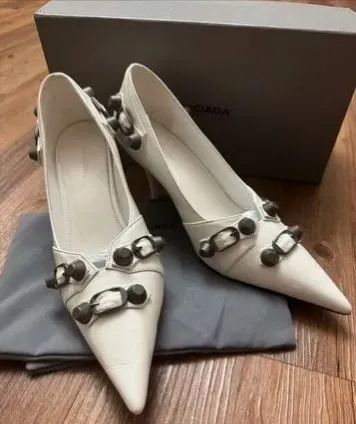 Лот: 24637845. Фото: 1. Туфли Balenciaga. Туфли