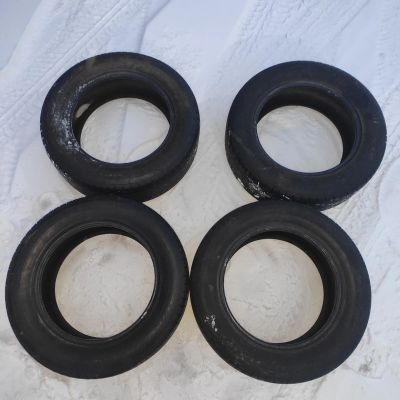 Лот: 17371390. Фото: 1. Шины Firestone Wide Oval 215 60... Шины