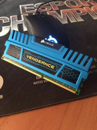 Лот: 14064455. Фото: 1. corsair vengeance (cmz8gx3m1a1600c10b... Оперативная память