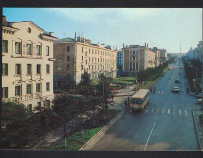 Лот: 18790603. Фото: 1. Открытка с видом Магадана. Открытки, конверты
