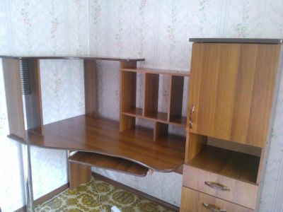 Лот: 5033899. Фото: 1. Продам Компьютерный стол. Состояние... Столы, стулья, обеденные группы